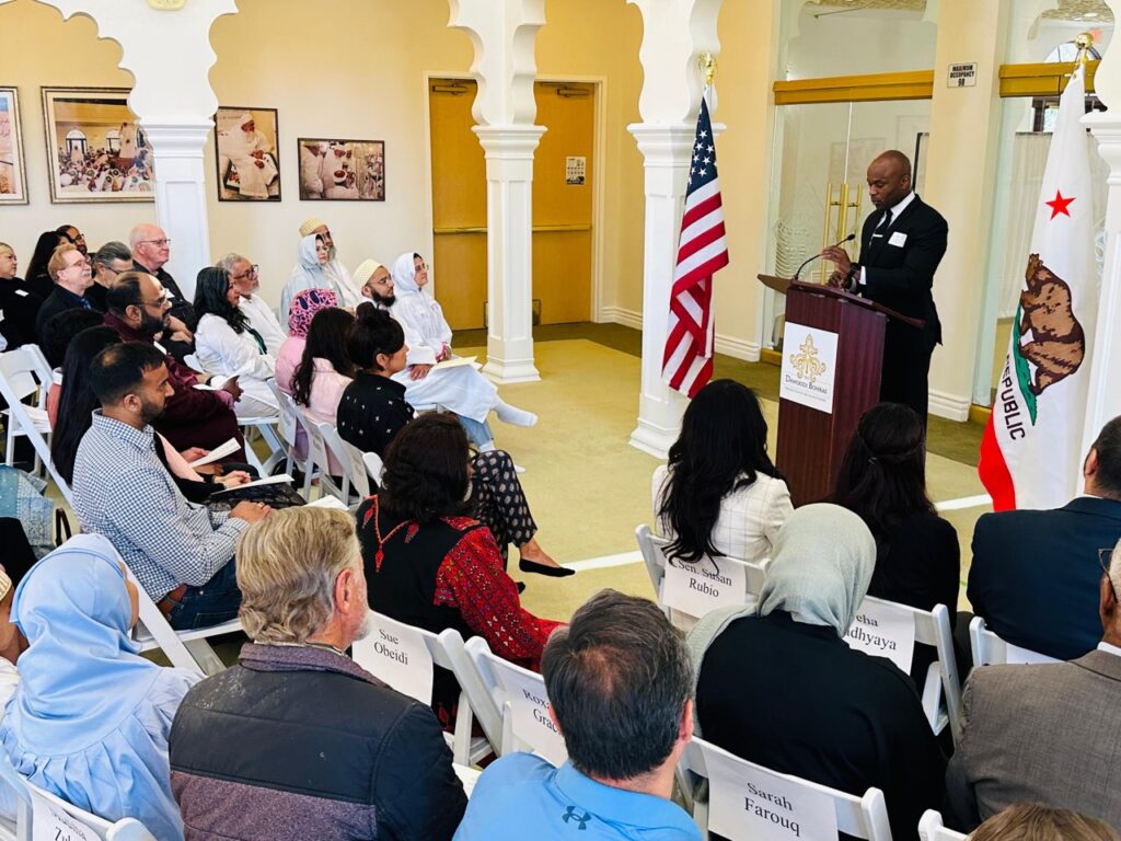 D'Andre Lampkin Eid al-Fitr Dawoodi Bohra Al Masjid Al Jamali Anjuman-e-Qutbi