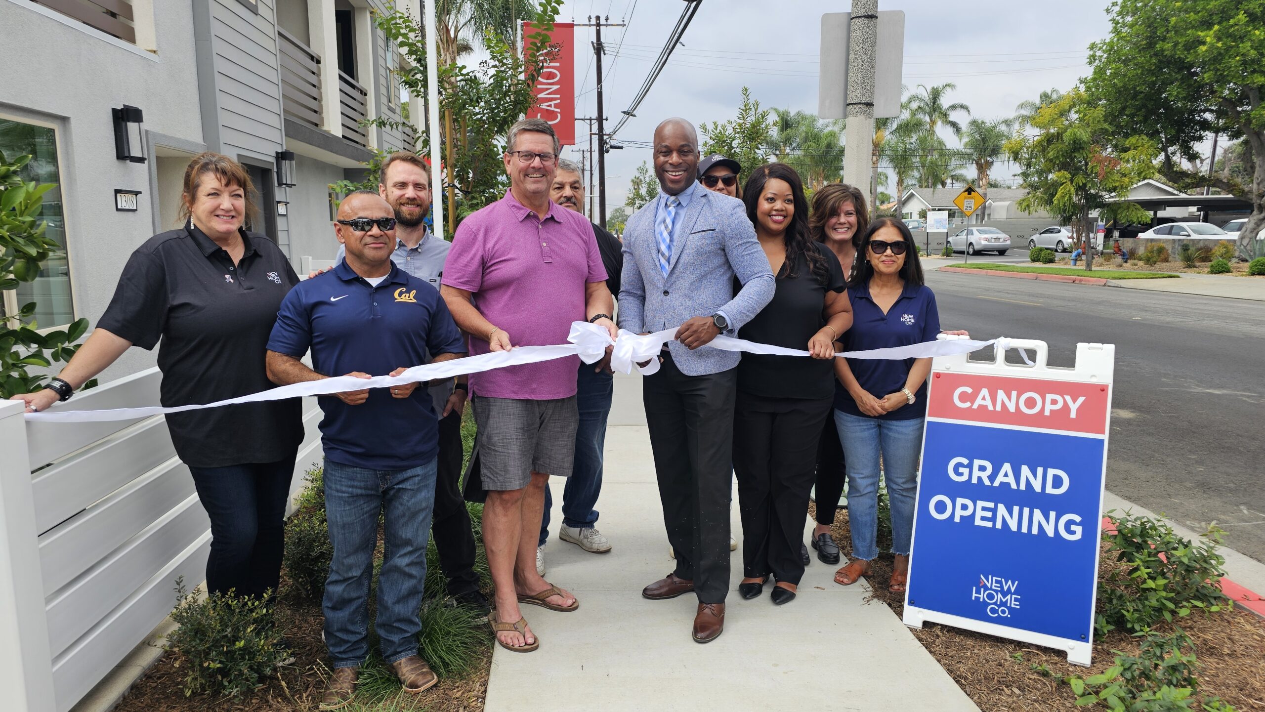 D’Andre Lampkin joins Landsea Homes team to cut the ribbon at Canopy grand opening in Ontario.